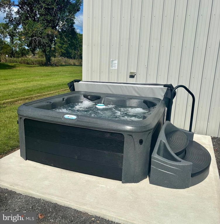 Image 20 of property listing at 1240 HUDSON RD, Cambridge, MD 21613