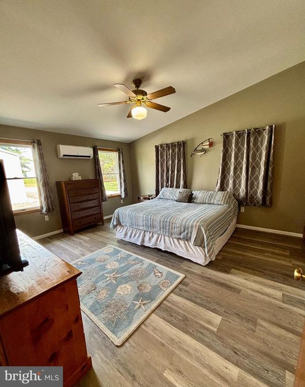 Image 4 of property listing at 1240 HUDSON RD, Cambridge, MD 21613