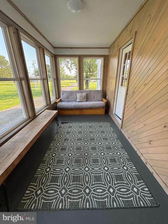 Image 9 of property listing at 1240 HUDSON RD, Cambridge, MD 21613