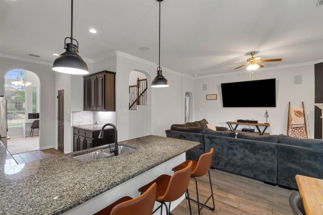 3233 Burgundy Lane, Midlothian, TX 76065