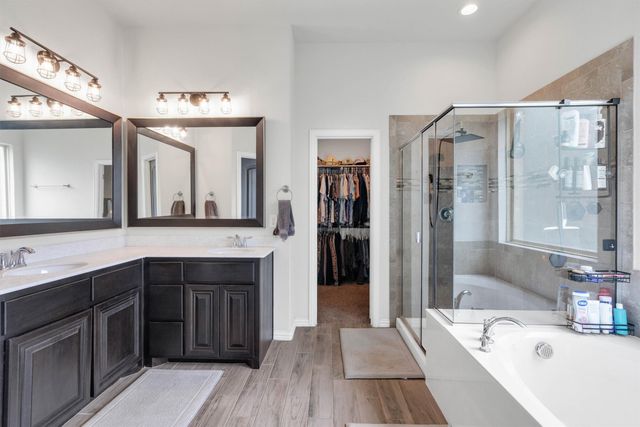 3233 Burgundy Lane, Midlothian, TX 76065