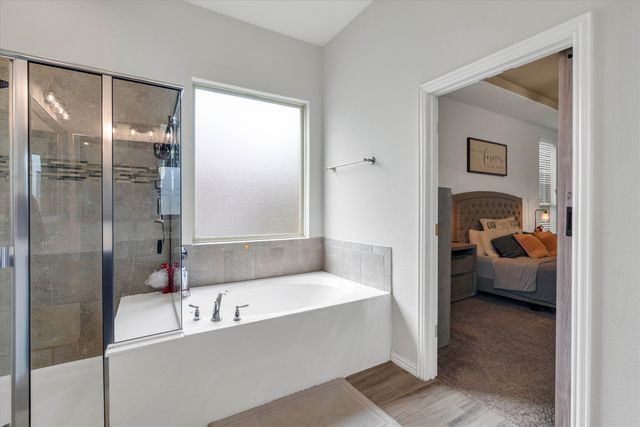 3233 Burgundy Lane, Midlothian, TX 76065