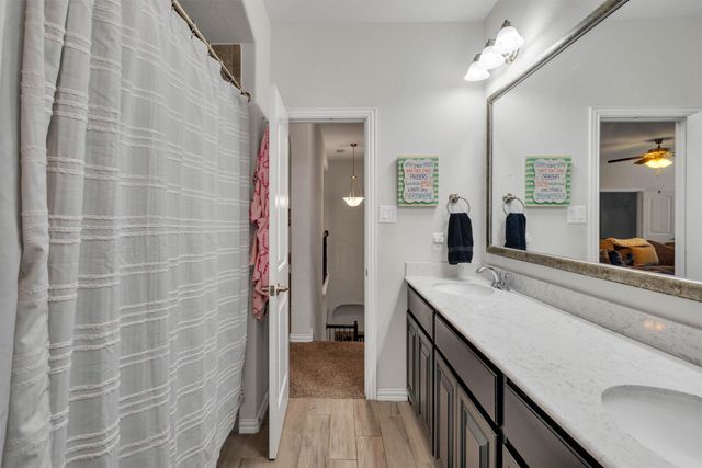 3233 Burgundy Lane, Midlothian, TX 76065