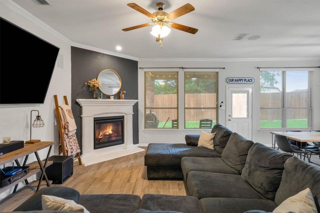 3233 Burgundy Lane, Midlothian, TX 76065