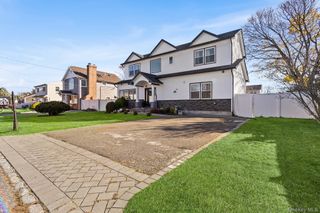 166 17th Street, West Babylon, NY 11704