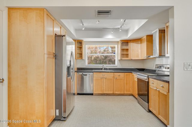 901 S Palm Avenue, Indialantic, FL 32903