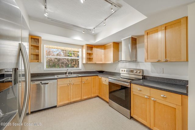 901 S Palm Avenue, Indialantic, FL 32903