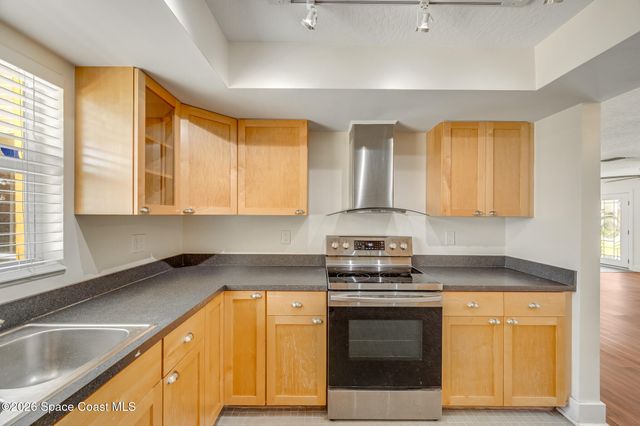 901 S Palm Avenue, Indialantic, FL 32903