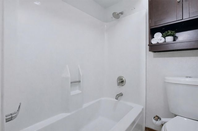 17011 Kings Walk Lane, Houston, TX 77070