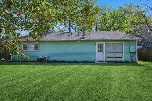 17011 Kings Walk Lane, Houston, TX 77070