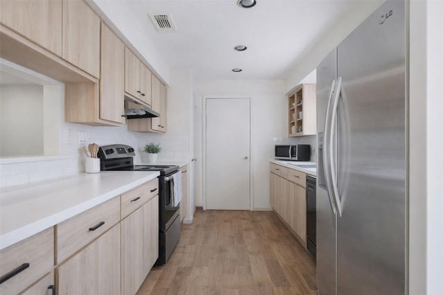 17011 Kings Walk Lane, Houston, TX 77070