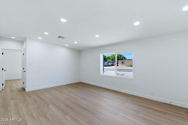 4623 E DEVONSHIRE Avenue, Phoenix, AZ 85018