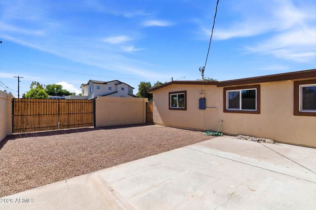 4623 E DEVONSHIRE Avenue, Phoenix, AZ 85018