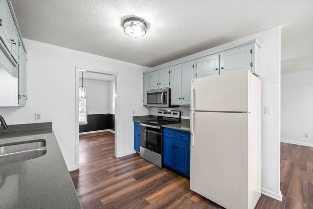 1875 Needmore Rd, Clarksville, TN 37042