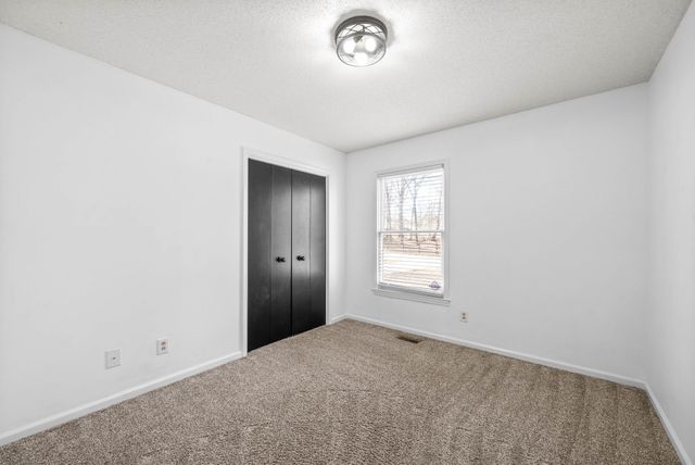 1875 Needmore Rd, Clarksville, TN 37042