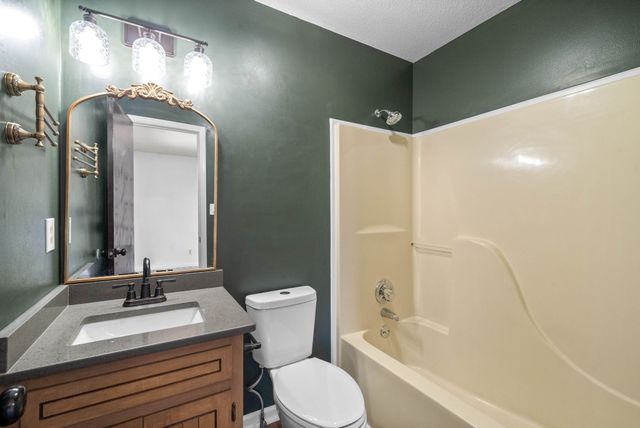 1875 Needmore Rd, Clarksville, TN 37042