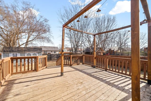 1875 Needmore Rd, Clarksville, TN 37042