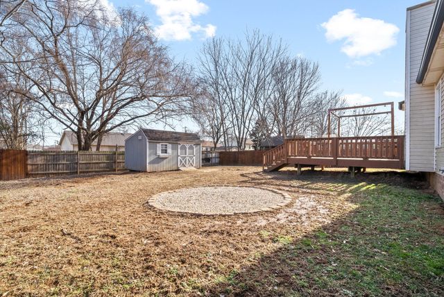 1875 Needmore Rd, Clarksville, TN 37042