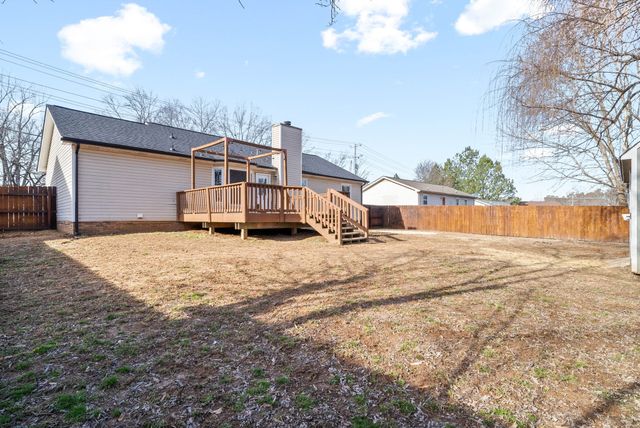 1875 Needmore Rd, Clarksville, TN 37042