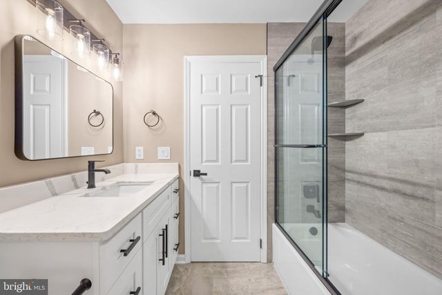 142 LA COSTA DR, Blackwood, NJ 08012