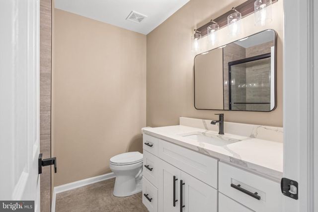 142 LA COSTA DR, Blackwood, NJ 08012