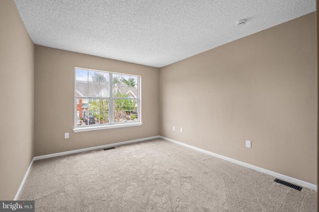 142 LA COSTA DR, Blackwood, NJ 08012