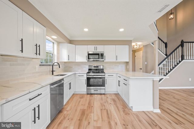 142 LA COSTA DR, Blackwood, NJ 08012