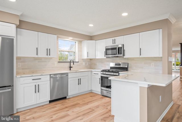 142 LA COSTA DR, Blackwood, NJ 08012