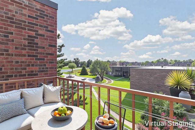 608 Waterford Road S 3C, Schaumburg, IL 60193