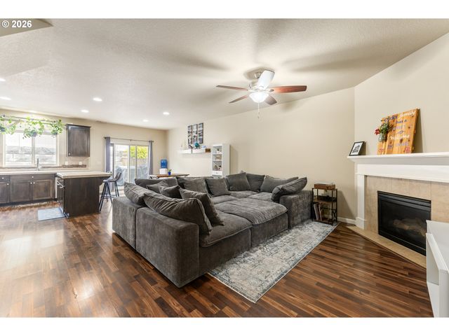 16406 Se Scoria Ln, Damascus, OR 97089