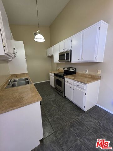 1150 S Meadow Lane 30, Colton, CA 92324