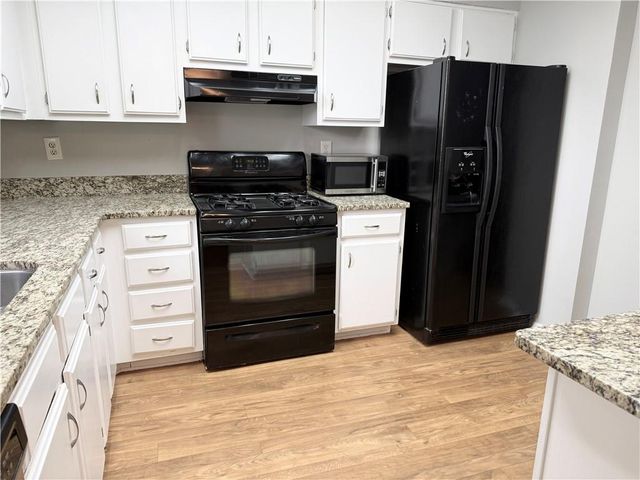 805 Wedgewood Way, Sandy Springs, GA 30350