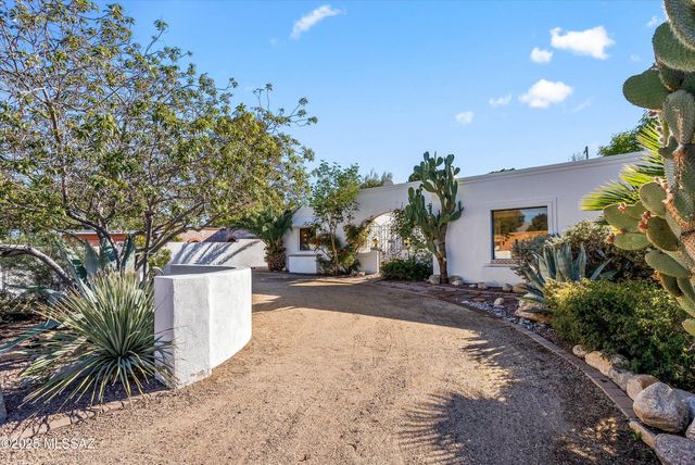 2302 E Mitchell Street, Tucson, AZ 85719