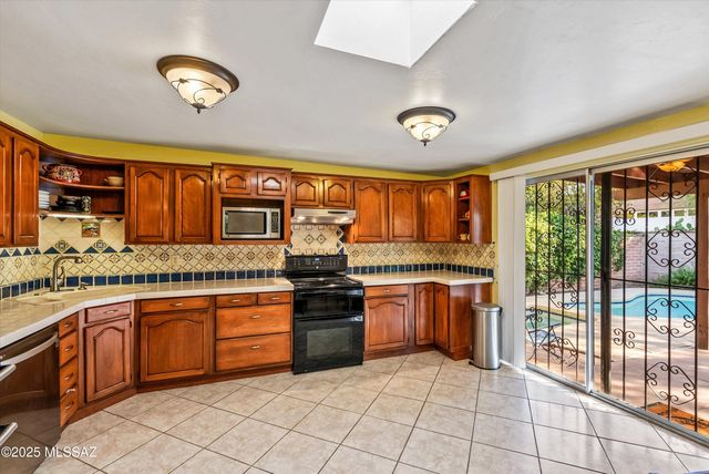 2302 E Mitchell Street, Tucson, AZ 85719