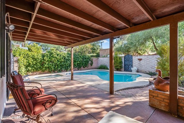 2302 E Mitchell Street, Tucson, AZ 85719