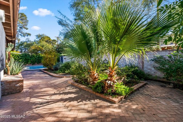 2302 E Mitchell Street, Tucson, AZ 85719