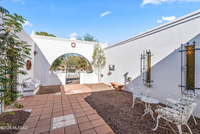 2302 E Mitchell Street, Tucson, AZ 85719