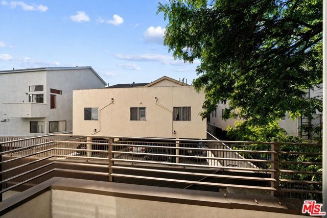 5237 Willowcrest Avenue, Los Angeles, CA 91601