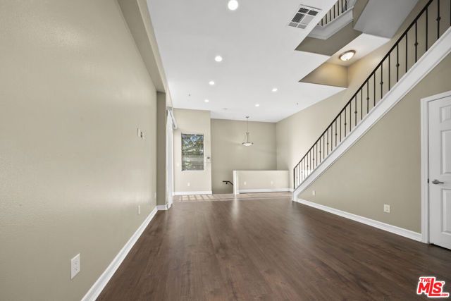 5237 Willowcrest Avenue, Los Angeles, CA 91601