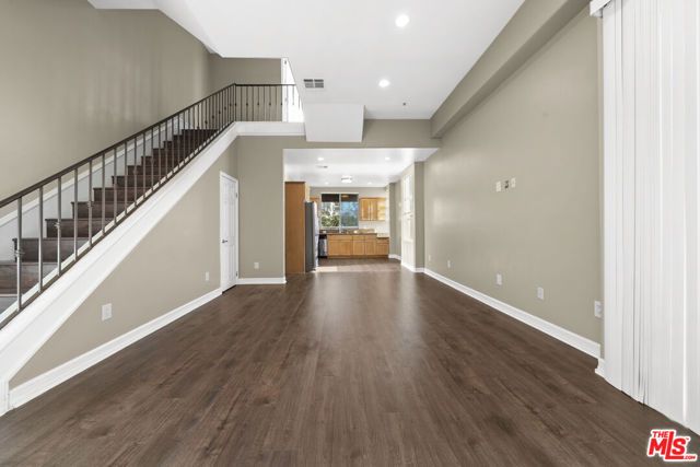 5237 Willowcrest Avenue, Los Angeles, CA 91601