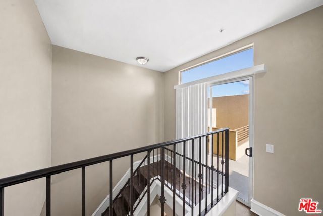 5237 Willowcrest Avenue, Los Angeles, CA 91601