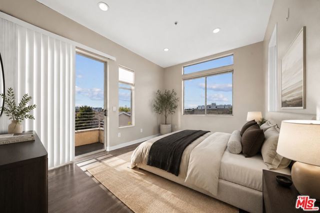 5237 Willowcrest Avenue, Los Angeles, CA 91601