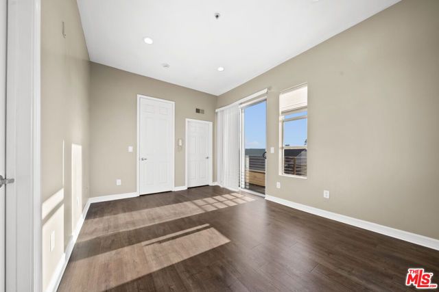 5237 Willowcrest Avenue, Los Angeles, CA 91601