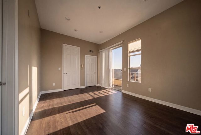 5237 Willowcrest Avenue, Los Angeles, CA 91601