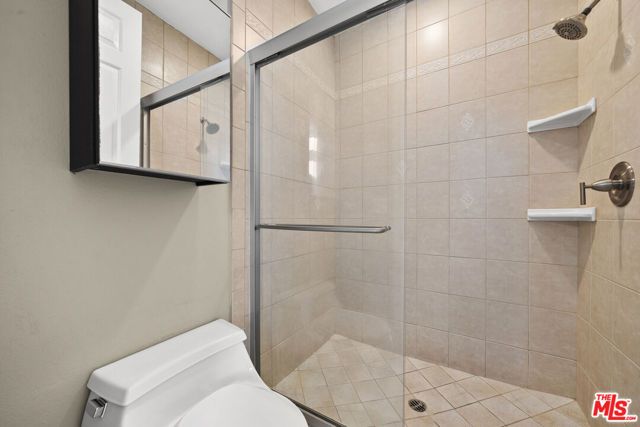 5237 Willowcrest Avenue, Los Angeles, CA 91601
