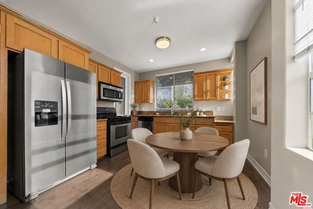 5237 Willowcrest Avenue, Los Angeles, CA 91601