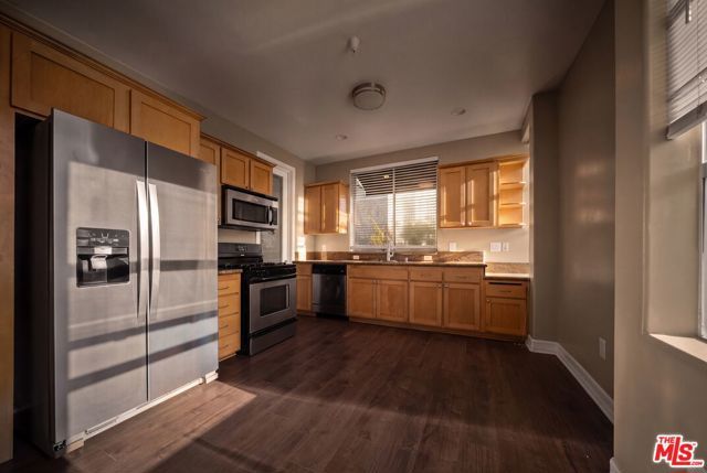 5237 Willowcrest Avenue, Los Angeles, CA 91601