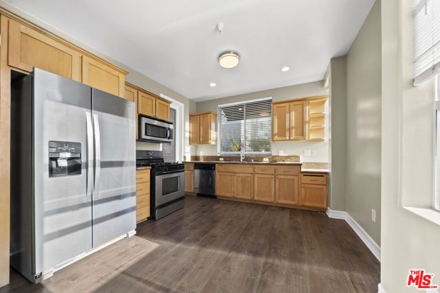 5237 Willowcrest Avenue, Los Angeles, CA 91601