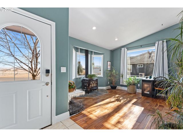 719 N EAST St, Joseph, OR 97846