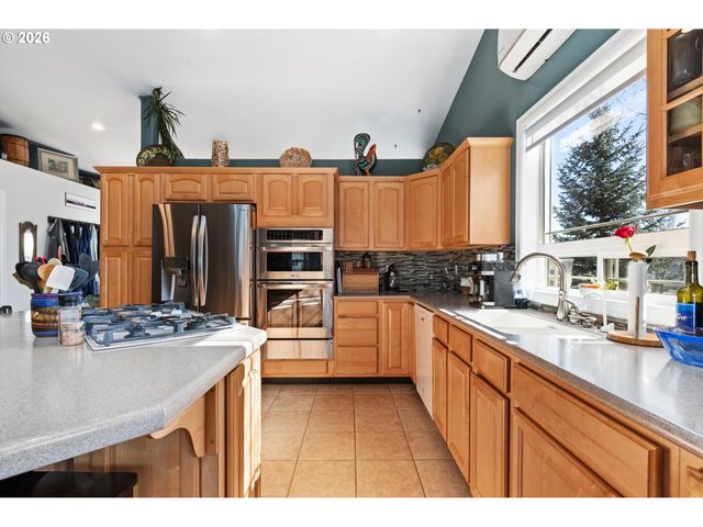 719 N EAST St, Joseph, OR 97846